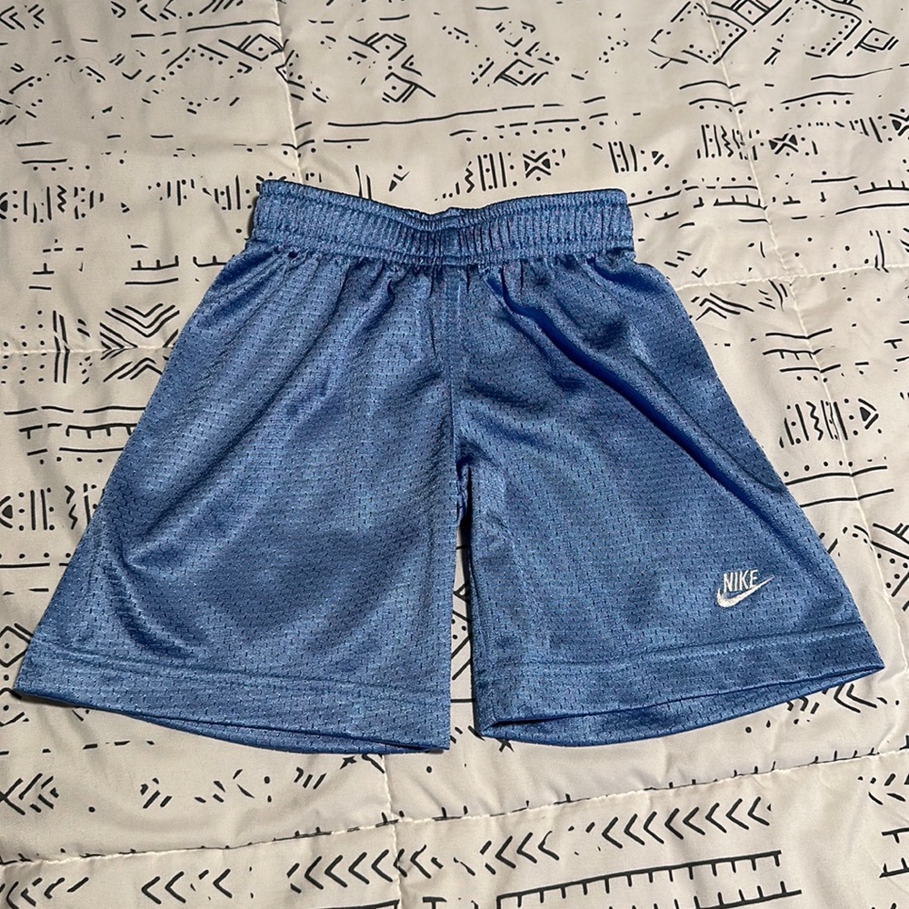 EUC Boys NIKE Basketball Shorts, 2T